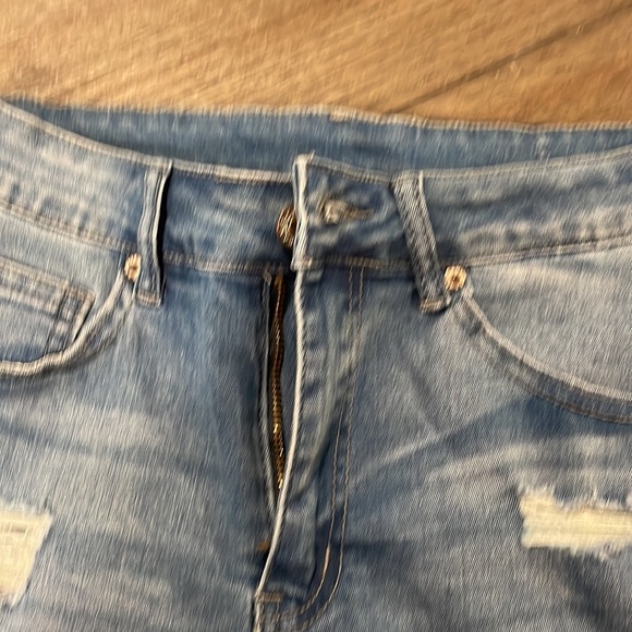 Distressed Jean Shorts - Picture 5 of 7